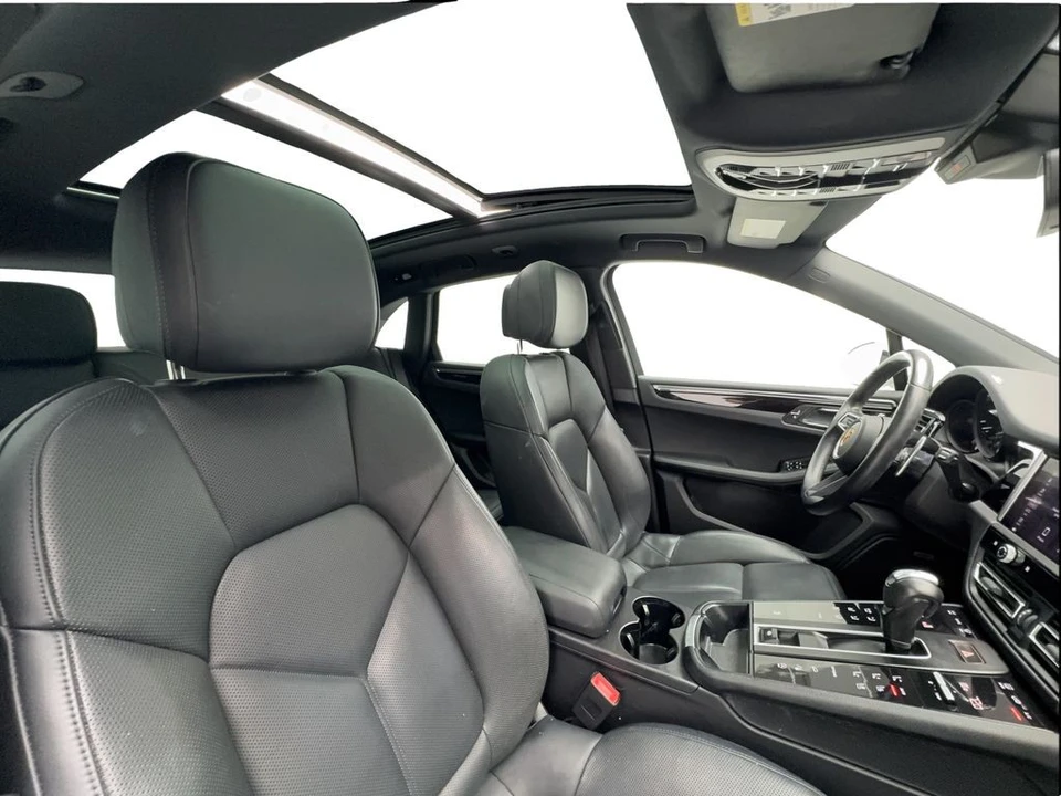 2023 Porsche Macan T - Image 31 of 31