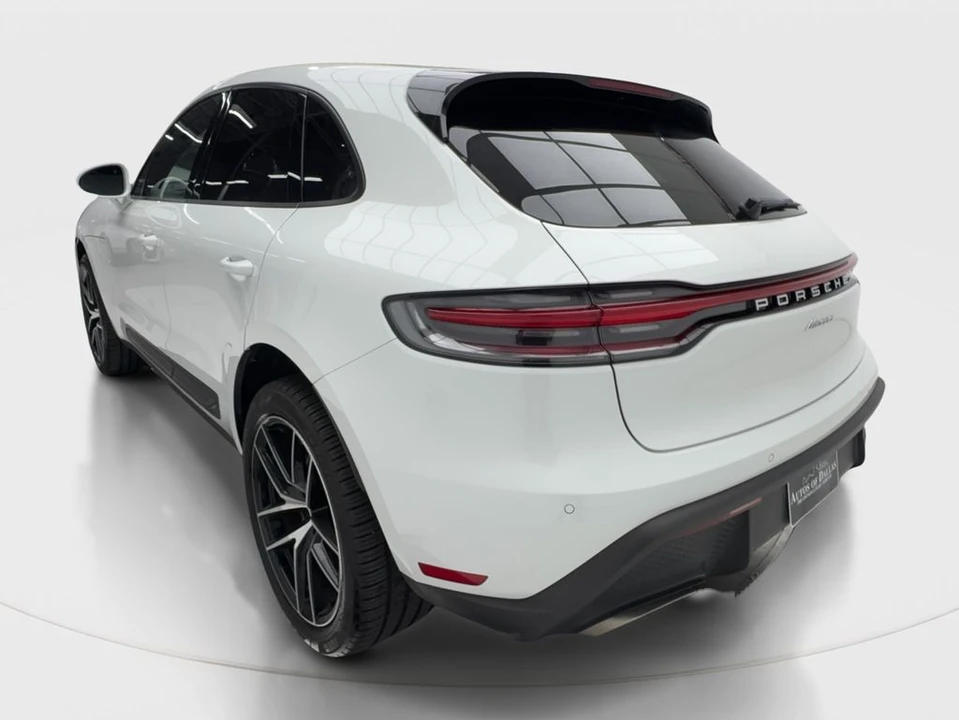 2023 Porsche Macan T - Image 10 of 31
