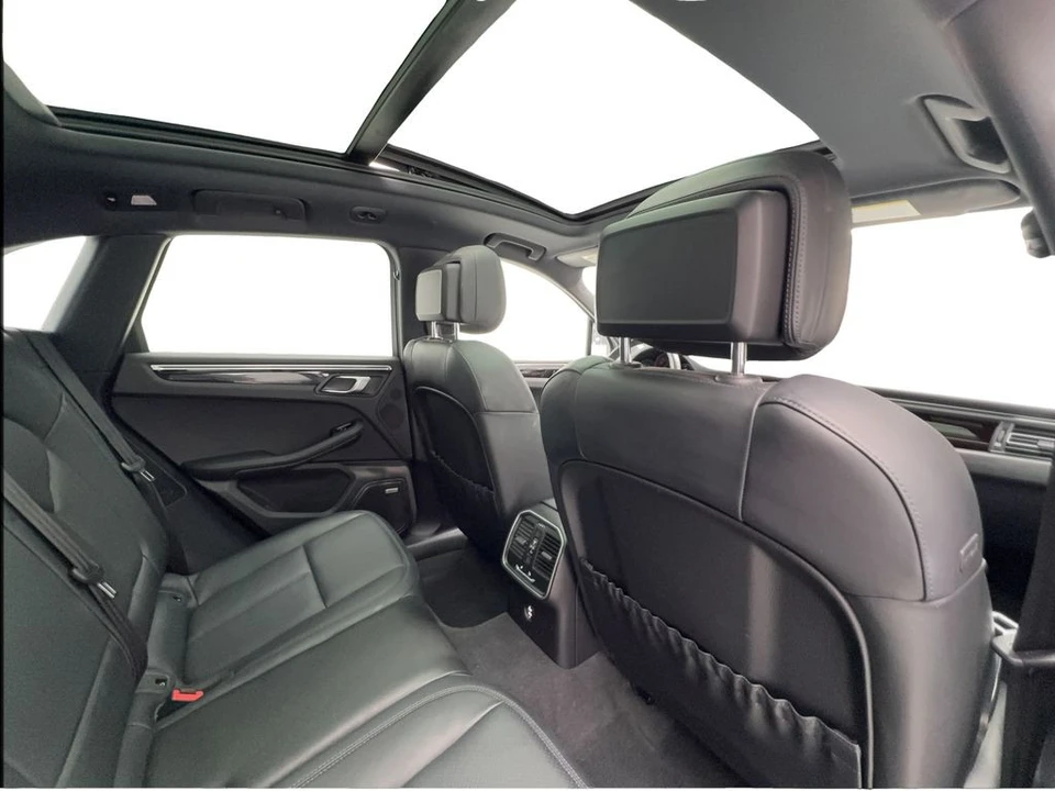 2023 Porsche Macan T - Image 28 of 31
