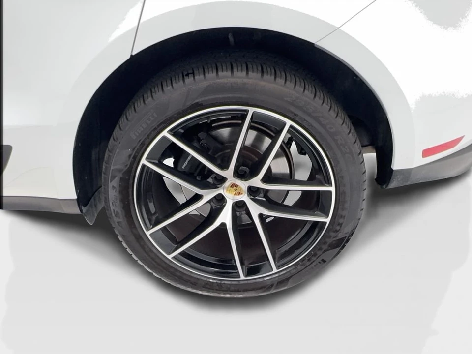 2023 Porsche Macan T - Image 12 of 31