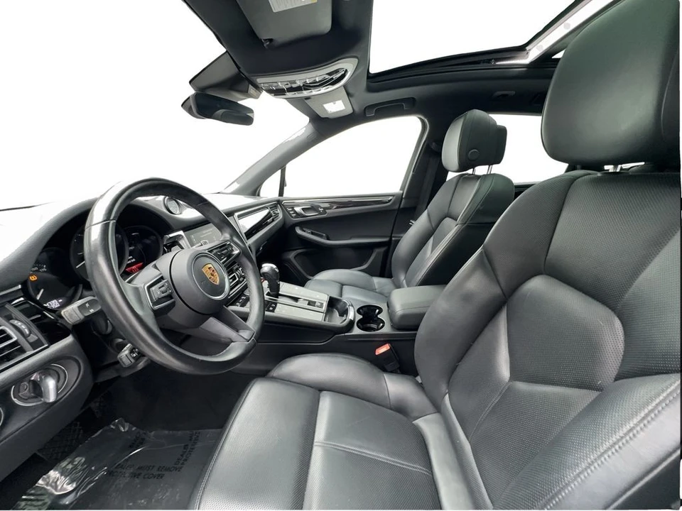 2023 Porsche Macan T - Image 20 of 31