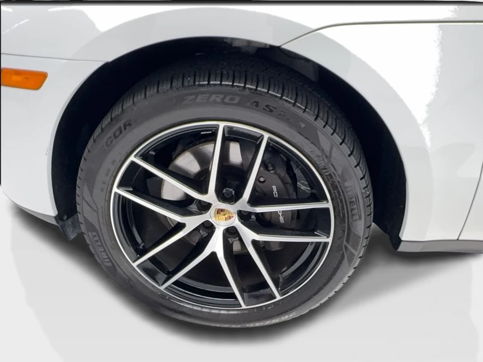 2023 Porsche Macan T - Image 13 of 31