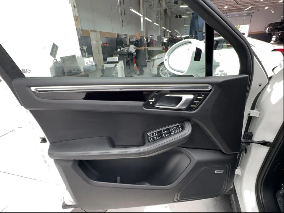 2023 Porsche Macan T - Image 23 of 31