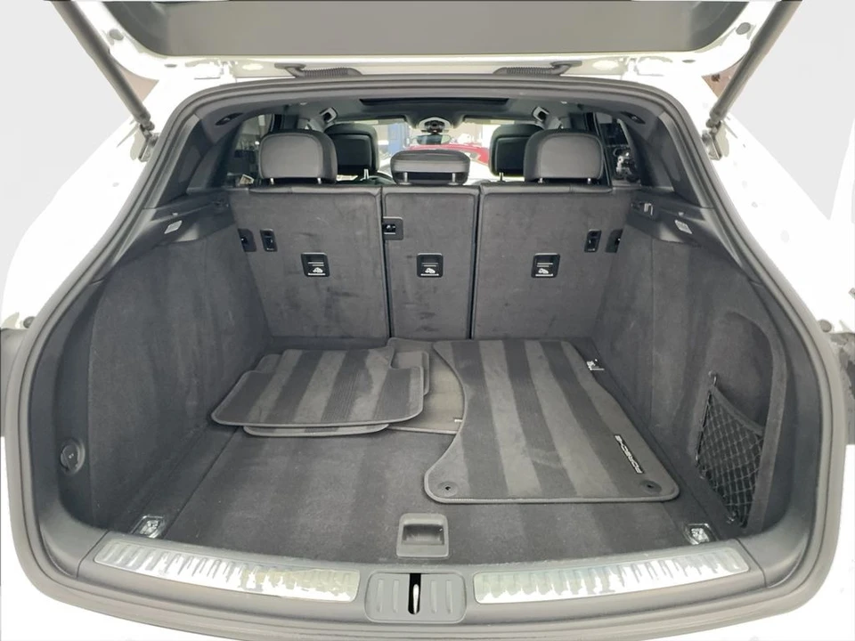2023 Porsche Macan T - Image 17 of 31