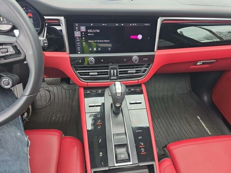 2023 Porsche Macan T - Image 6 of 10