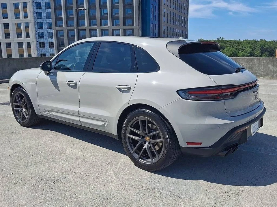 2023 Porsche Macan T - Image 3 of 5