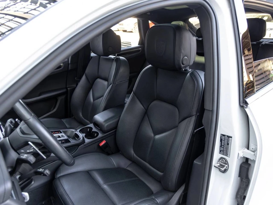 2023 Porsche Macan T - Image 5 of 5