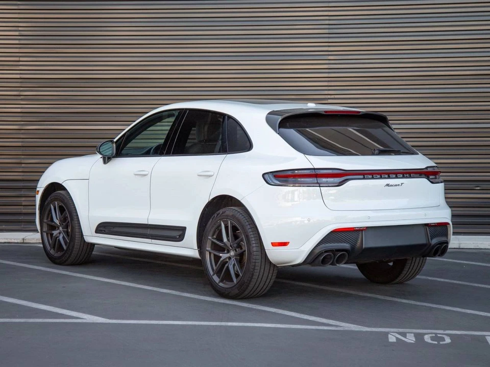 2023 Porsche Macan T - Image 3 of 5