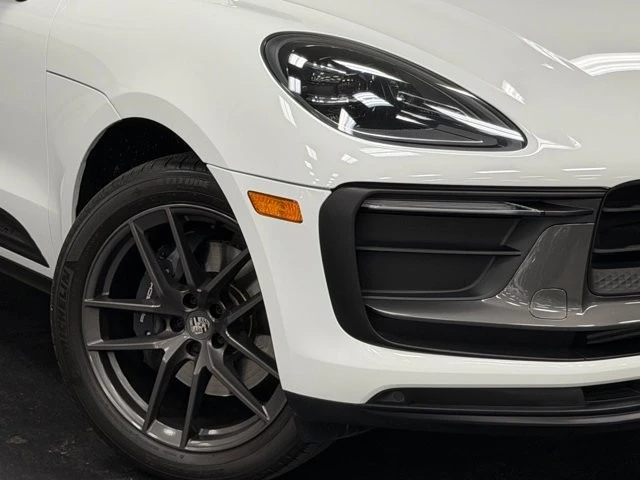 2023 Porsche Macan T - Image 4 of 12