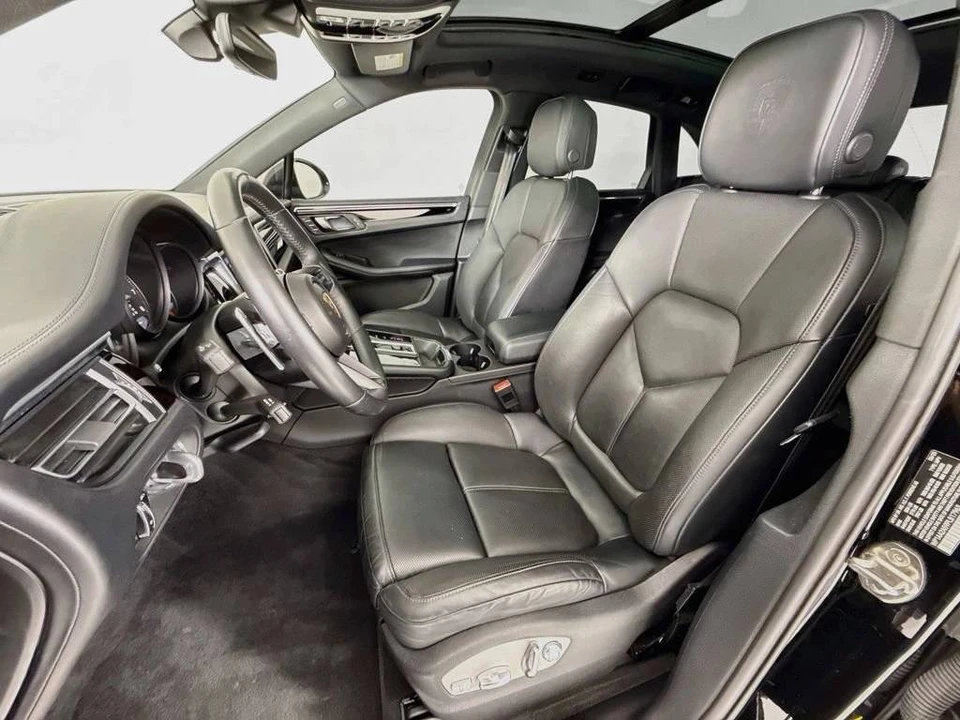 2023 Porsche Macan T - Image 5 of 5