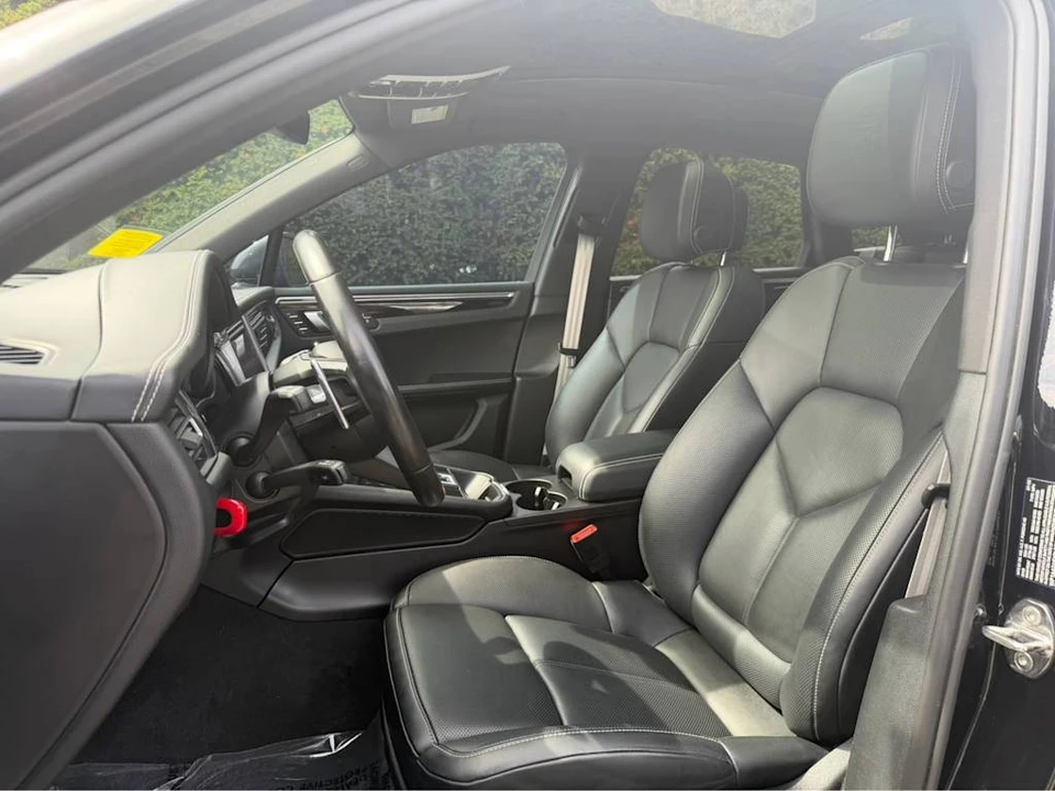 2023 Porsche Macan T - Image 5 of 5