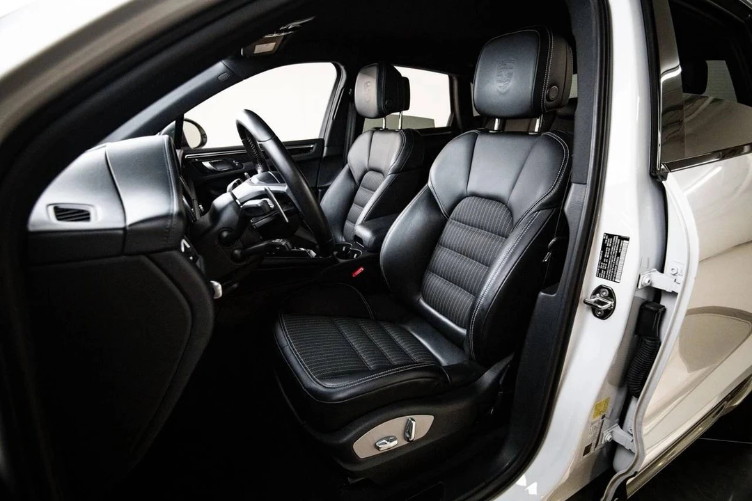 2023 Porsche Macan T - Image 5 of 5