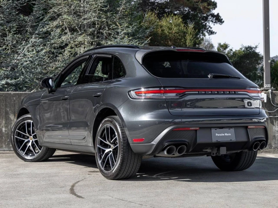 2023 Porsche Macan T - Image 3 of 5