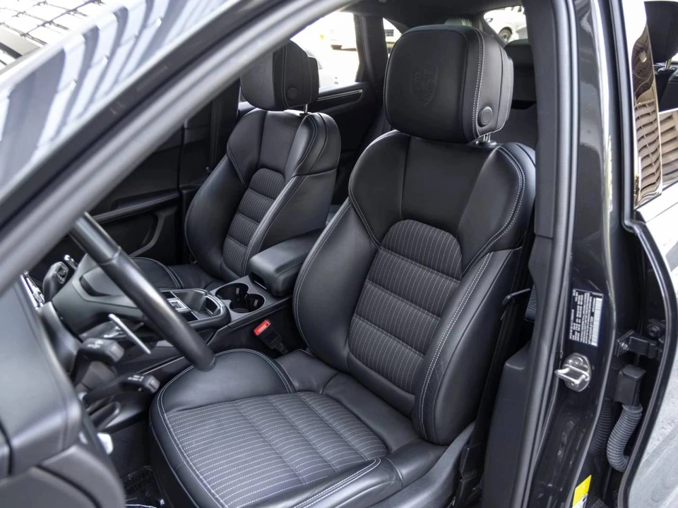 2023 Porsche Macan T - Image 5 of 5