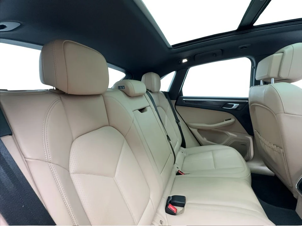 2023 Porsche Macan T - Image 27 of 31