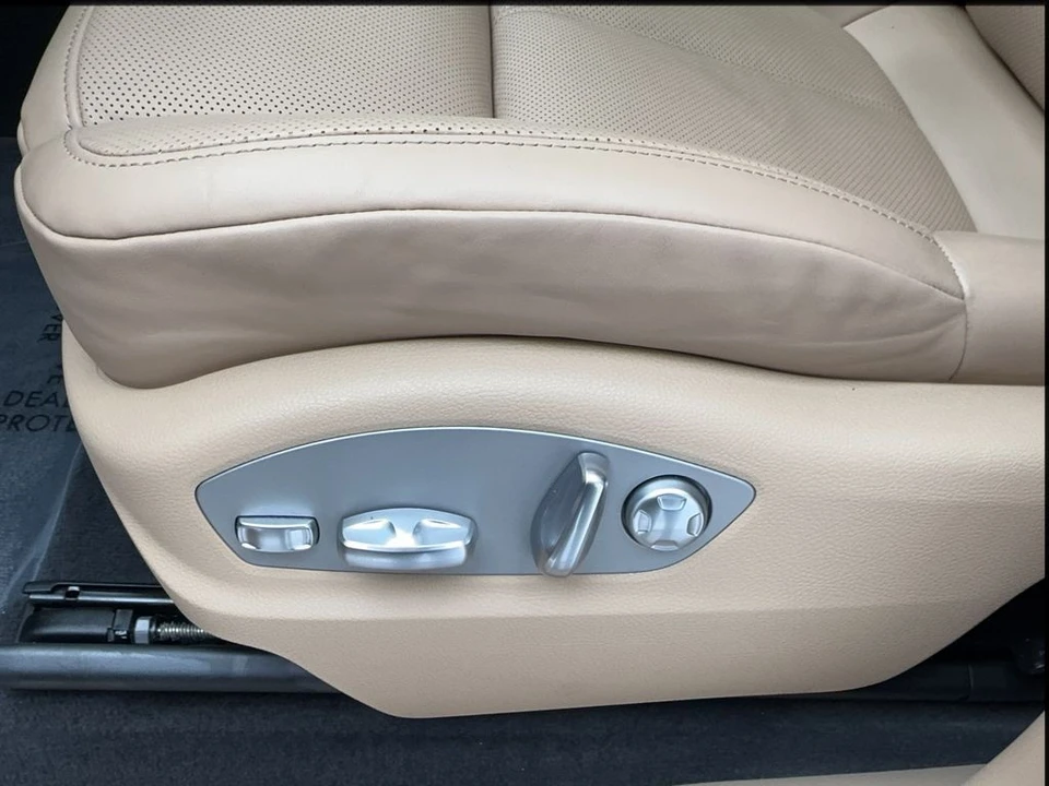 2023 Porsche Macan T - Image 21 of 31