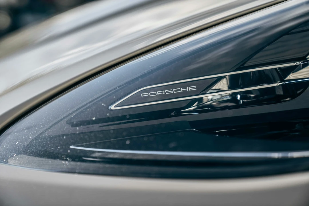 2023 Porsche Macan T - Image 13 of 21