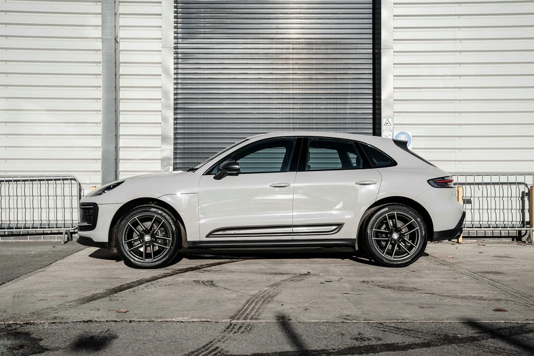2023 Porsche Macan T - Image 4 of 21