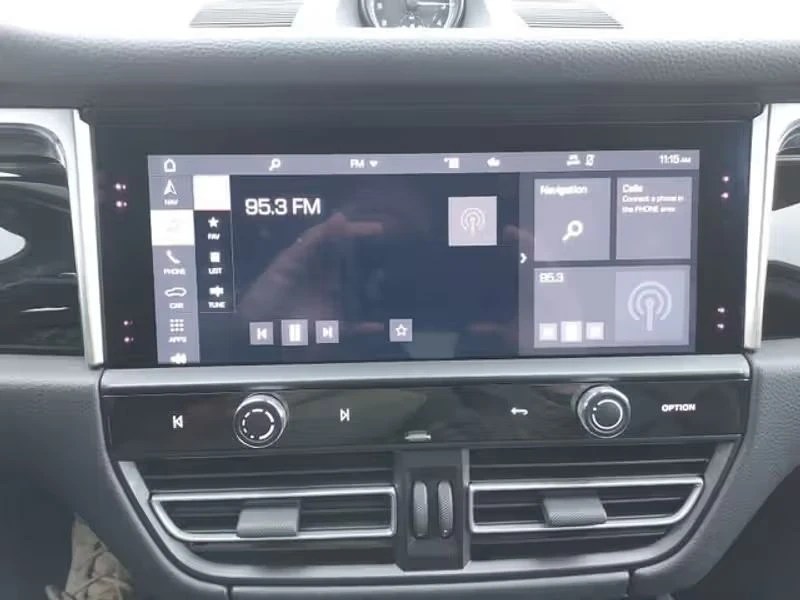 2023 Porsche Macan - Image 4 of 18