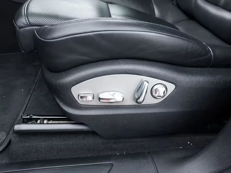 2023 Porsche Macan - Image 6 of 18