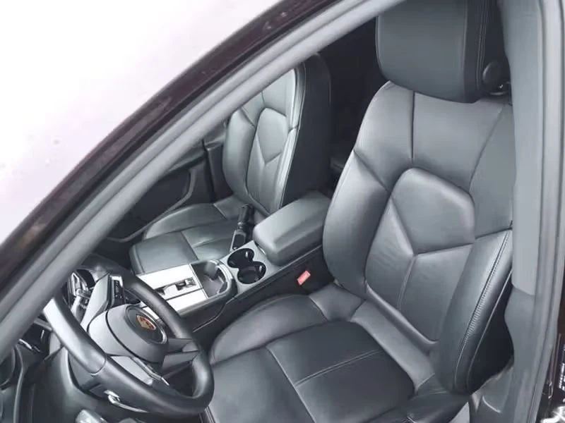 2023 Porsche Macan - Image 5 of 18