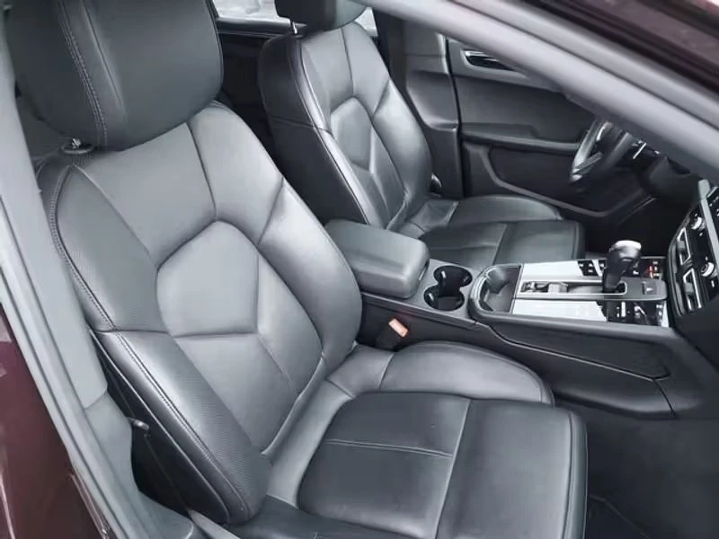 2023 Porsche Macan - Image 18 of 18