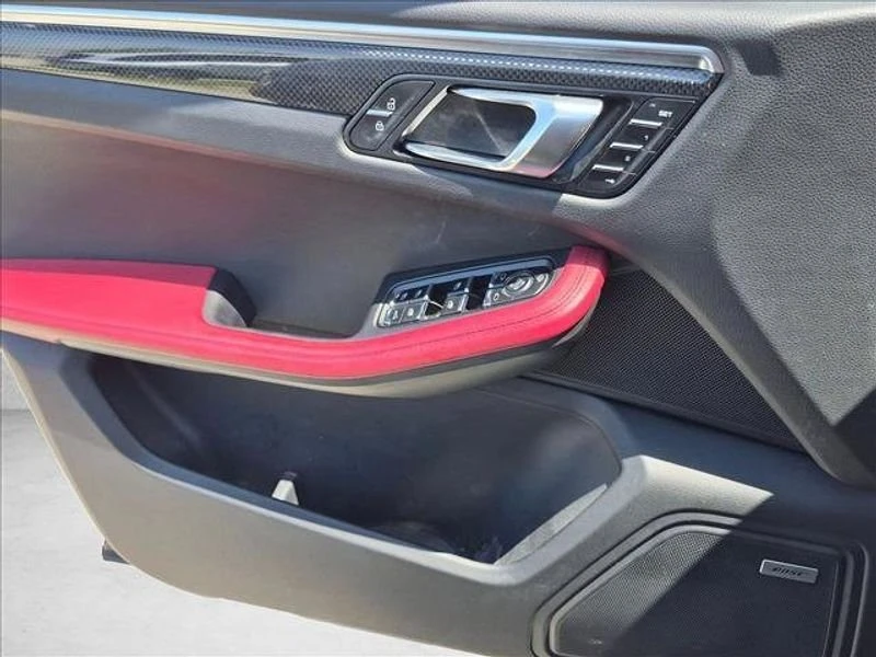2023 Porsche Macan T - Image 10 of 20
