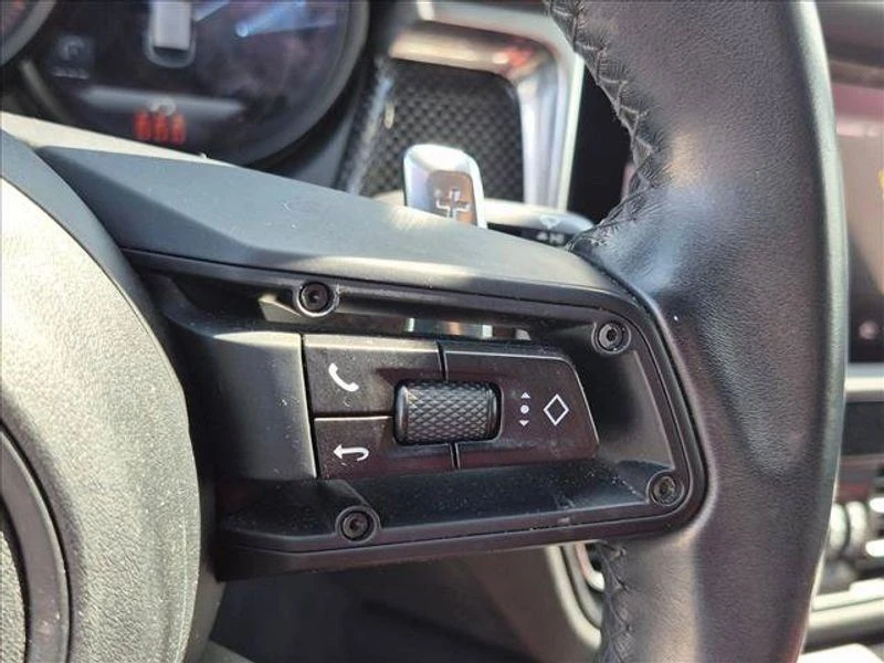2023 Porsche Macan T - Image 12 of 20