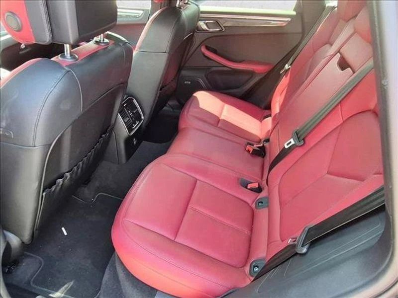 2023 Porsche Macan T - Image 18 of 20
