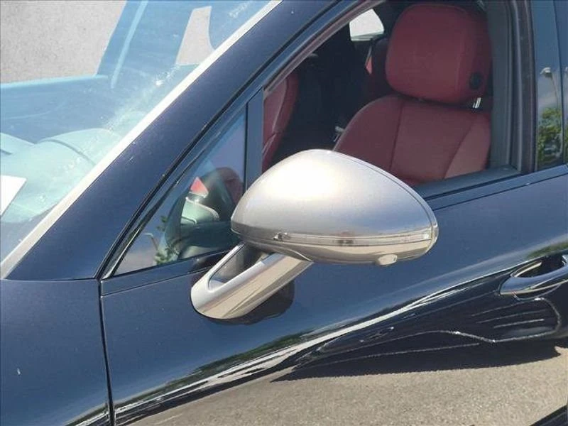 2023 Porsche Macan T - Image 15 of 20