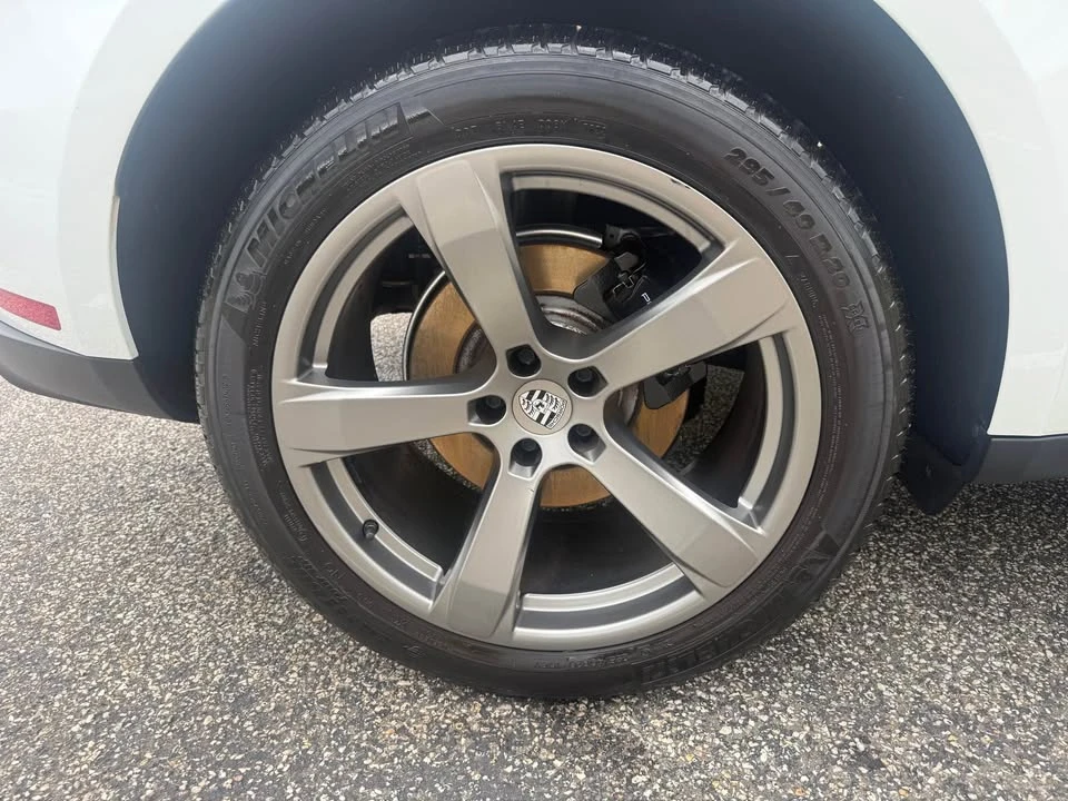 2023 Porsche Macan T - Image 9 of 11
