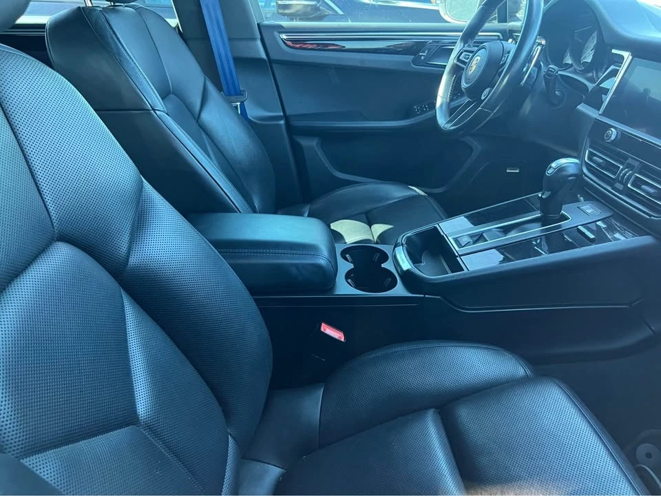 2023 Porsche Macan T - Image 10 of 11