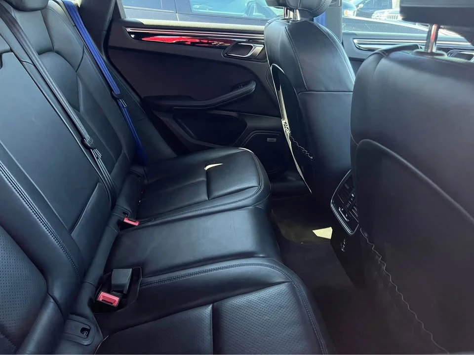 2023 Porsche Macan T - Image 9 of 11