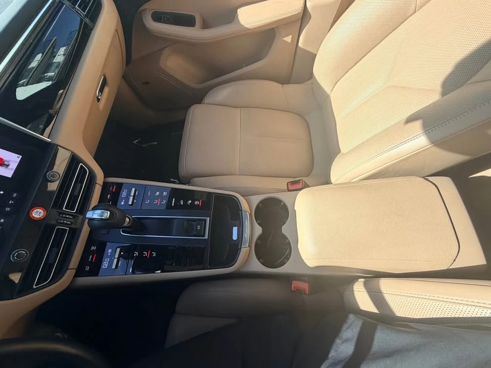 2023 Porsche Macan T - Image 13 of 19