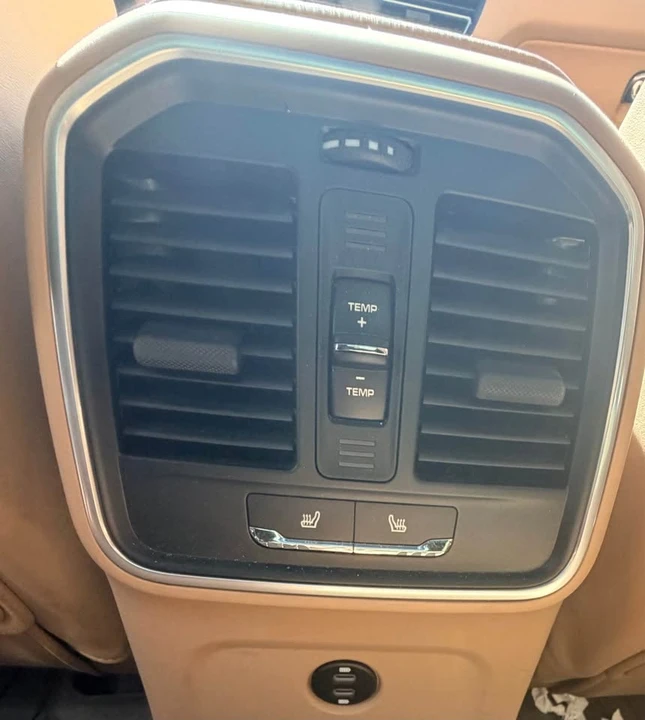 2023 Porsche Macan T - Image 17 of 19