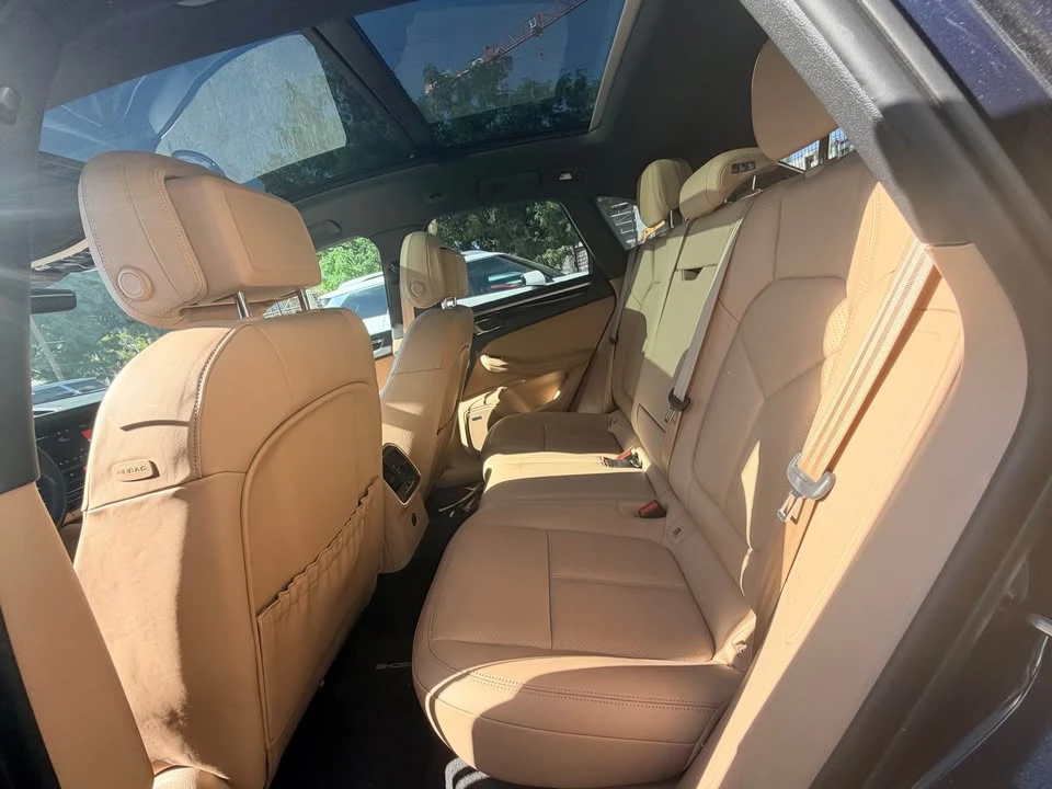 2023 Porsche Macan T - Image 16 of 19