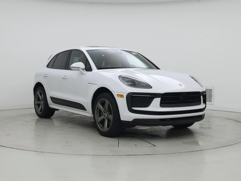 2023 Porsche Macan - Image 2 of 29