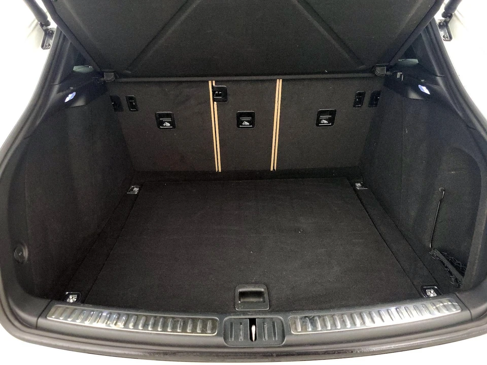 2023 Porsche Macan - Image 23 of 29
