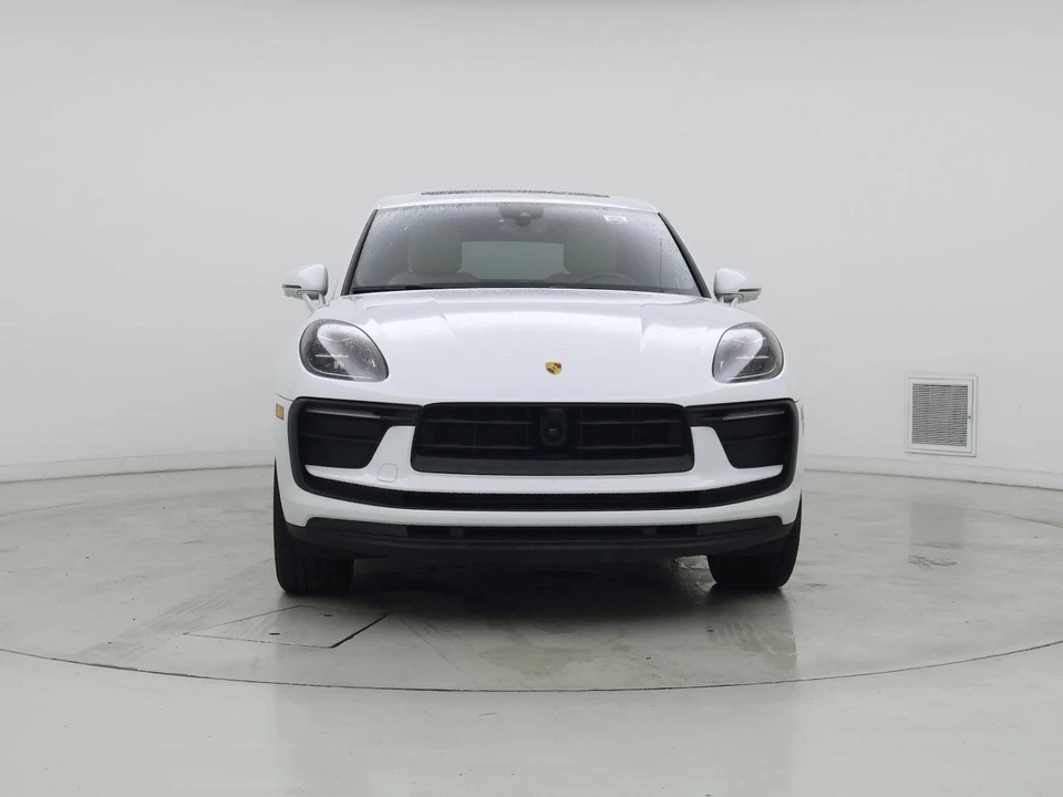 2023 Porsche Macan - Image 6 of 29
