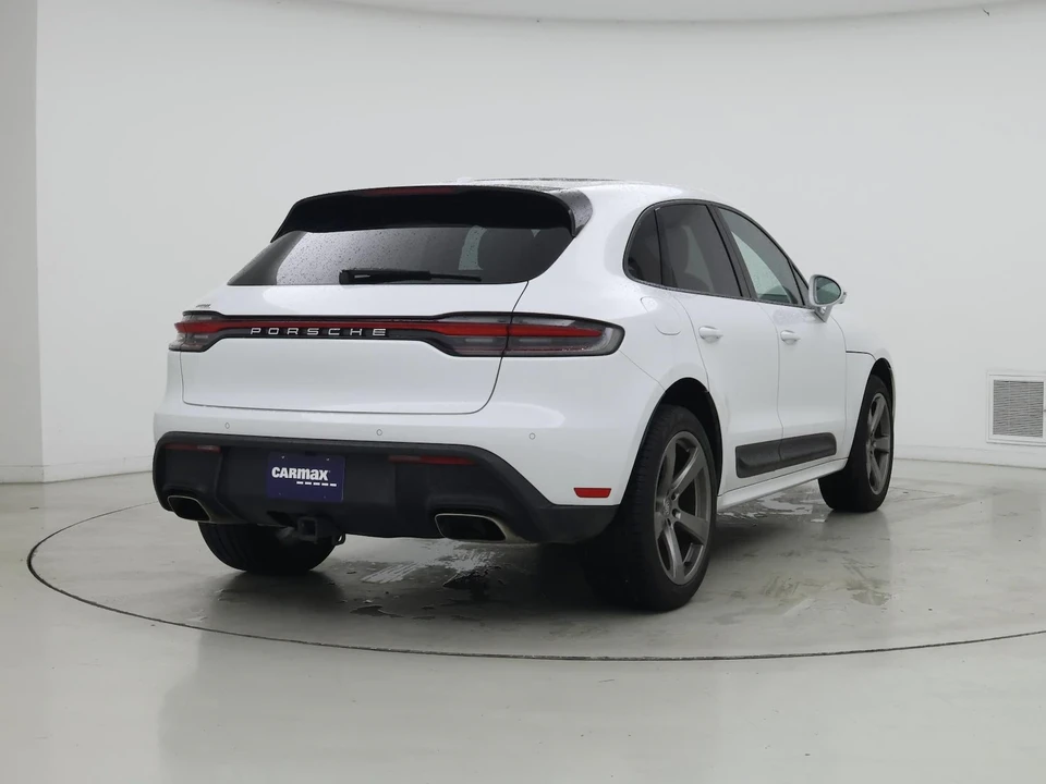 2023 Porsche Macan - Image 9 of 29
