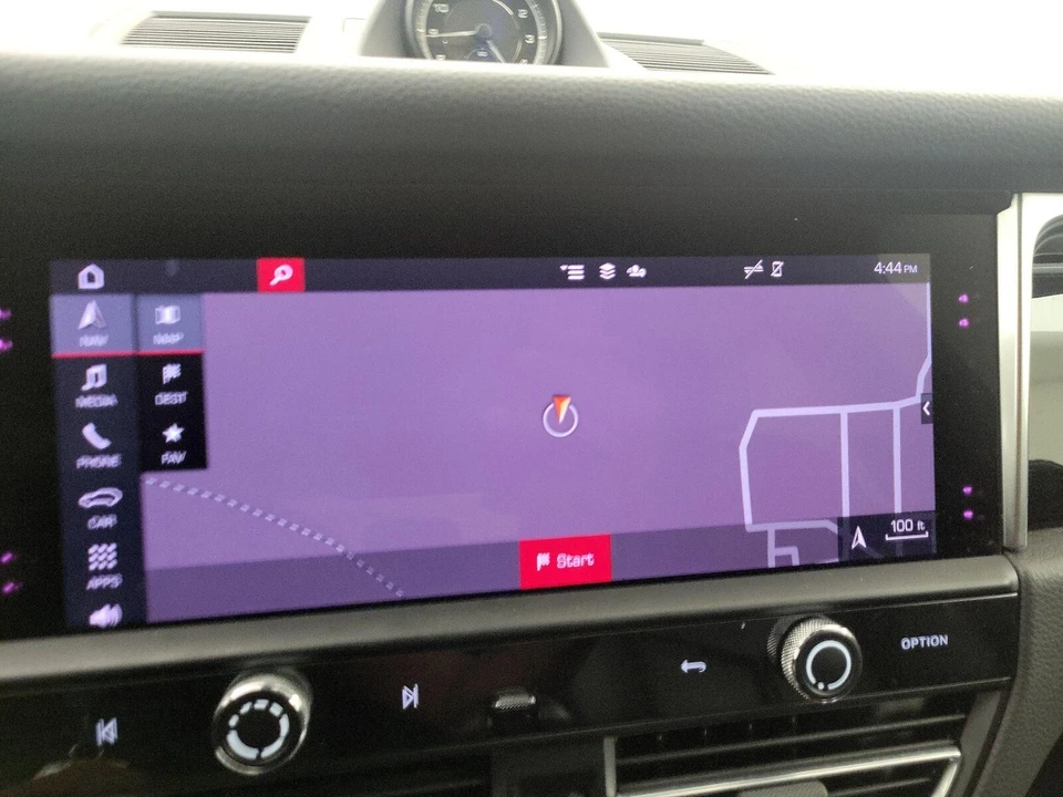 2023 Porsche Macan - Image 15 of 29