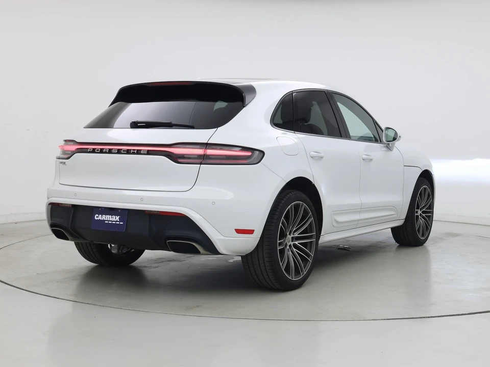 2023 Porsche Macan - Image 9 of 29