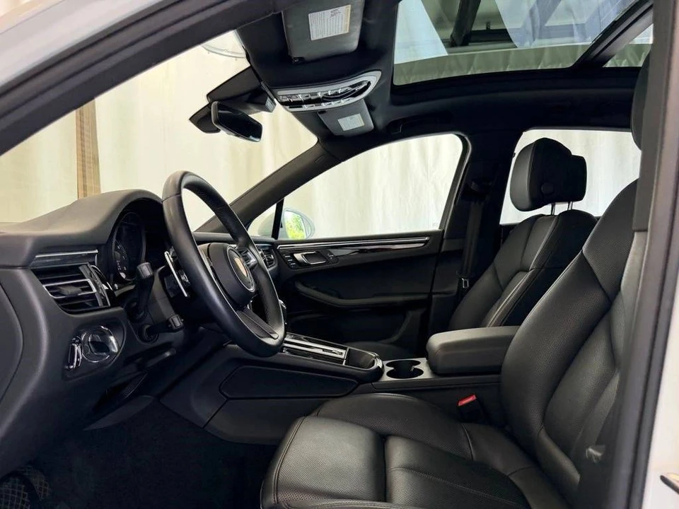 2023 Porsche Macan - Image 5 of 5