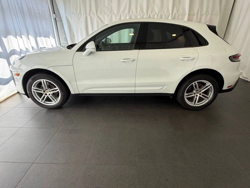 2023 Porsche Macan - Image 2 of 5