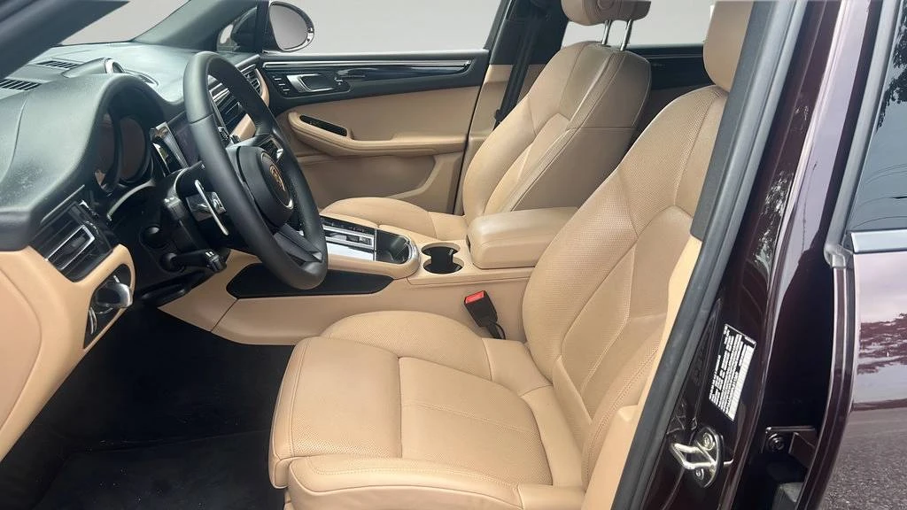 2023 Porsche Macan T - Image 5 of 5