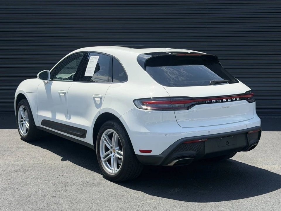 2023 Porsche Macan - Image 3 of 5