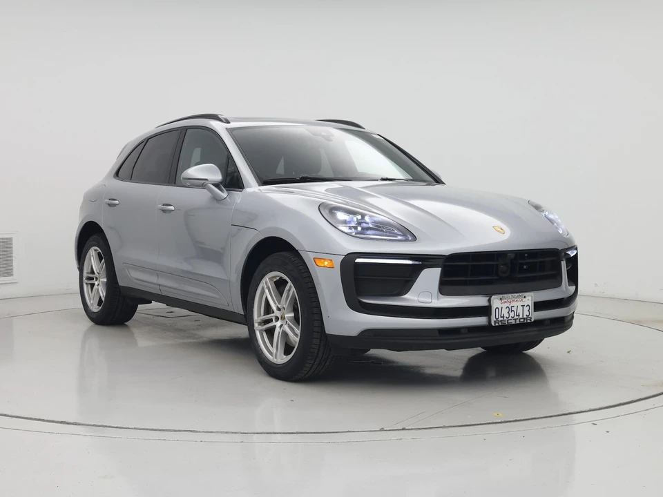 2023 Porsche Macan - Image 2 of 28