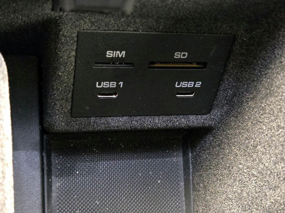 2023 Porsche Macan - Image 20 of 28