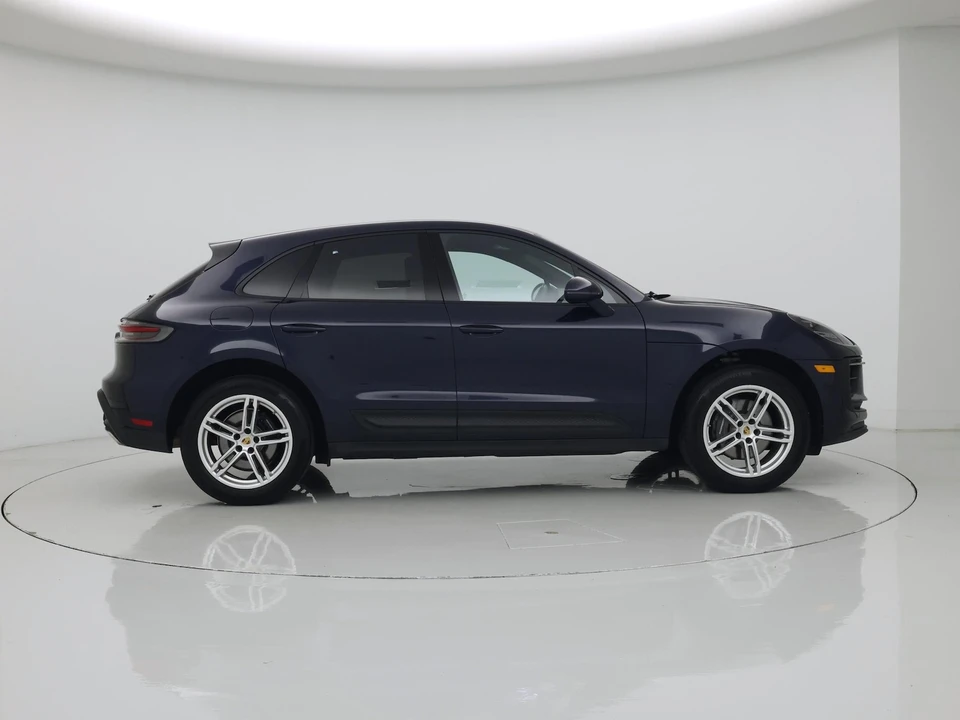 2023 Porsche Macan - Image 8 of 28