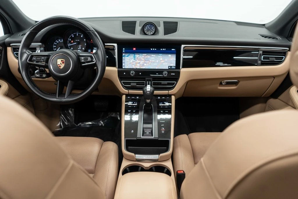 2023 Porsche Macan - Image 10 of 12